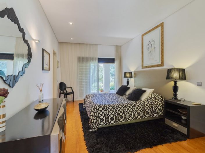 Image No.21-7 Bed House for sale