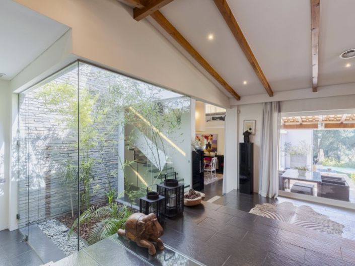 Image No.8-7 Bed House for sale