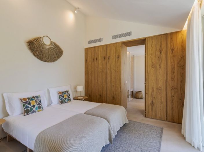 Image No.25-3 Bed House for sale