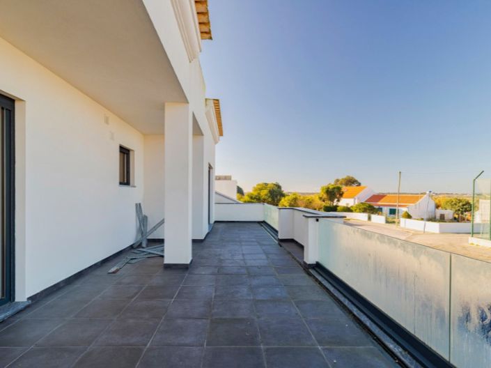 Image No.11-4 Bed House for sale