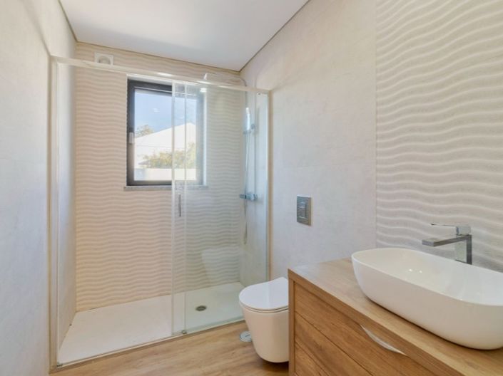 Image No.17-4 Bed House for sale