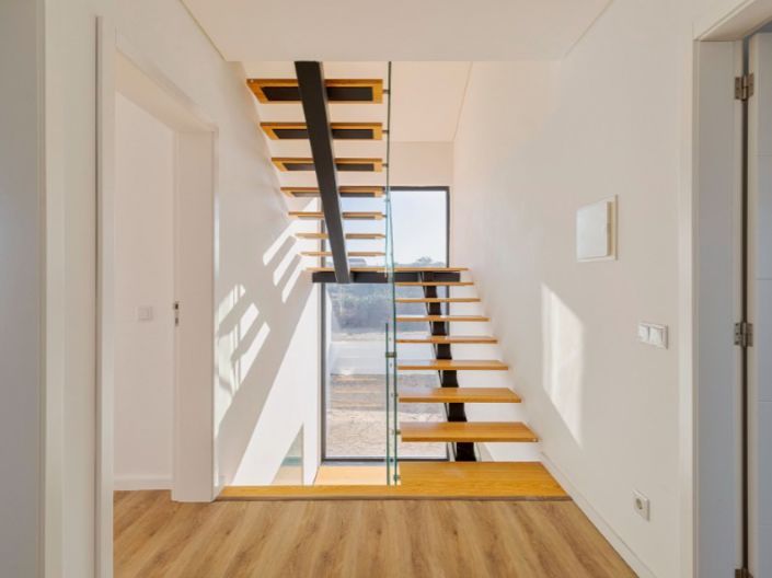 Image No.9-4 Bed House for sale