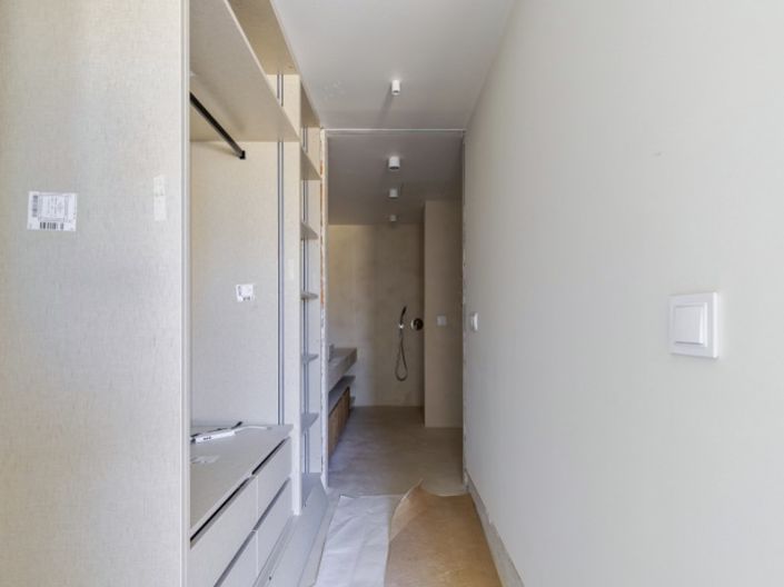Image No.12-4 Bed House for sale