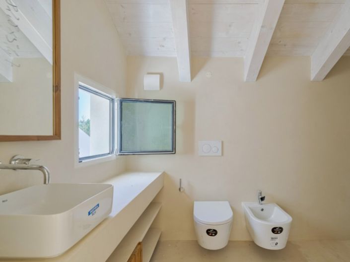 Image No.19-4 Bed House for sale