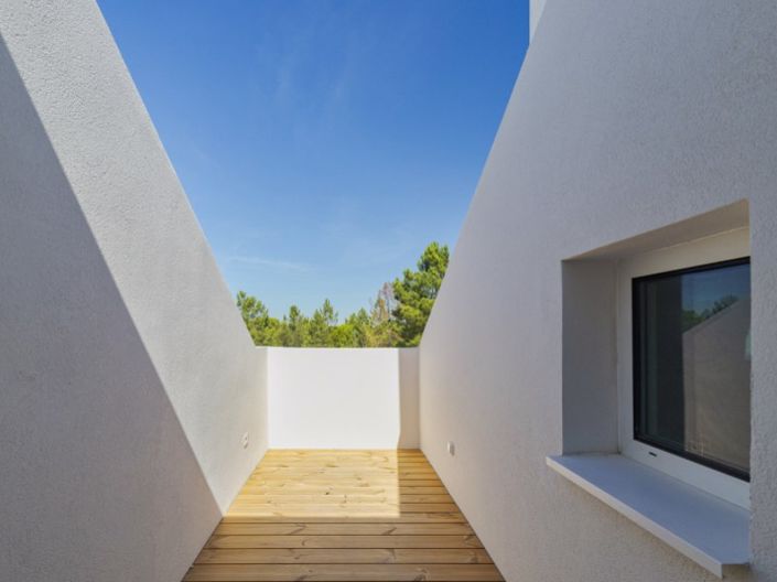 Image No.23-4 Bed House for sale