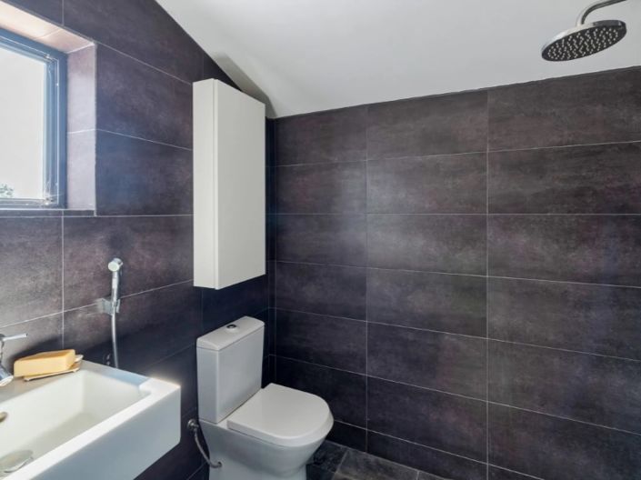 Image No.10-3 Bed House for sale