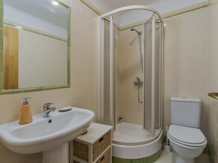 Image No.15-4 Bed House for sale
