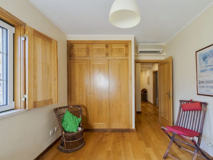 Image No.17-4 Bed House for sale