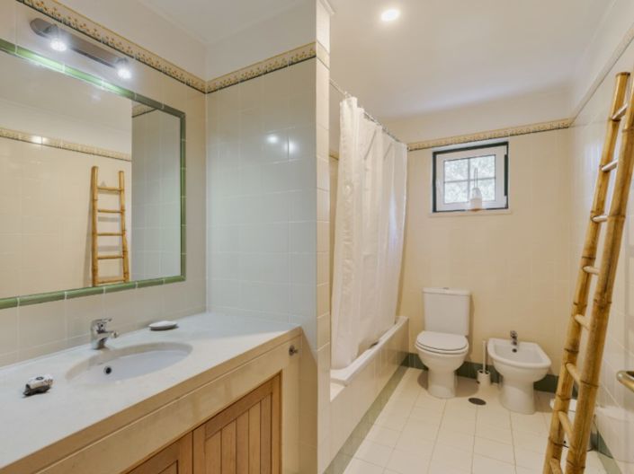 Image No.21-4 Bed House for sale