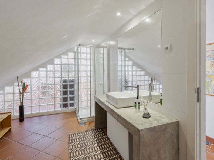 Image No.26-4 Bed House for sale