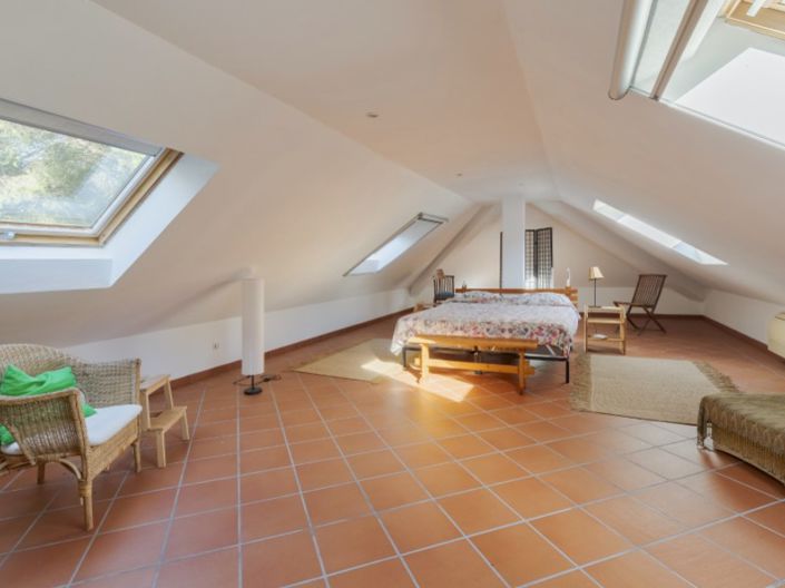 Image No.27-4 Bed House for sale
