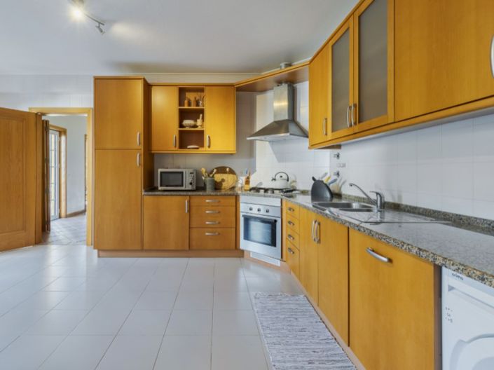 Image No.9-4 Bed House for sale