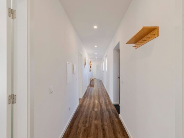 Image No.13-4 Bed House for sale