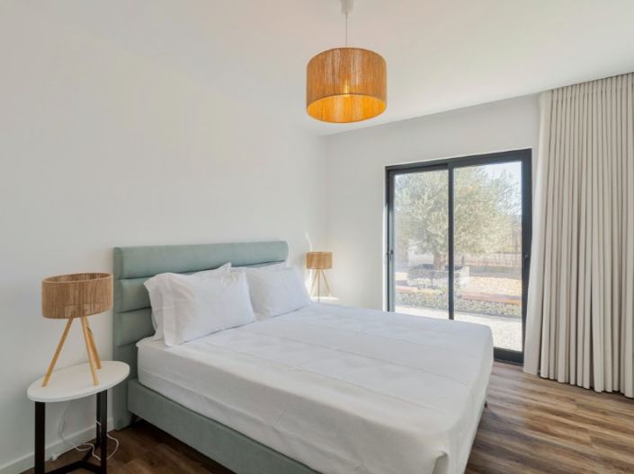 Image No.15-4 Bed House for sale