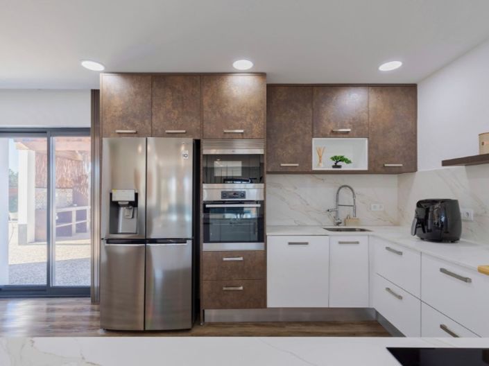 Image No.9-4 Bed House for sale