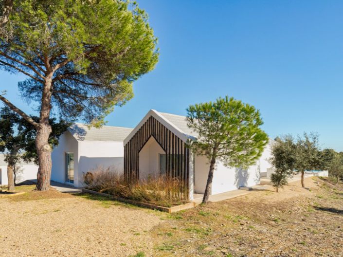 Image No.2-4 Bed House for sale