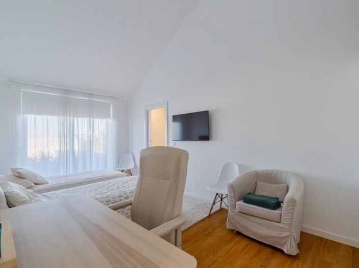 Image No.20-4 Bed House for sale