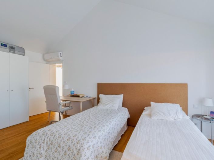 Image No.21-4 Bed House for sale