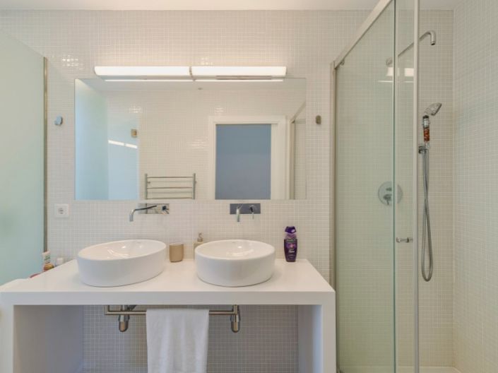 Image No.26-4 Bed House for sale
