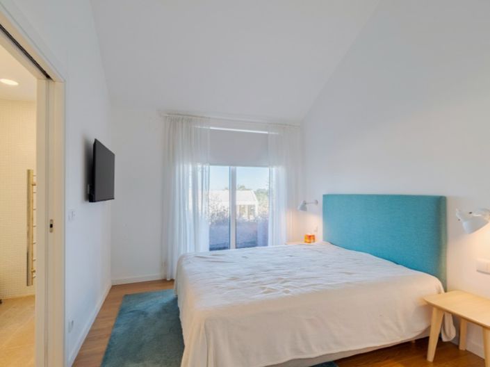 Image No.27-4 Bed House for sale