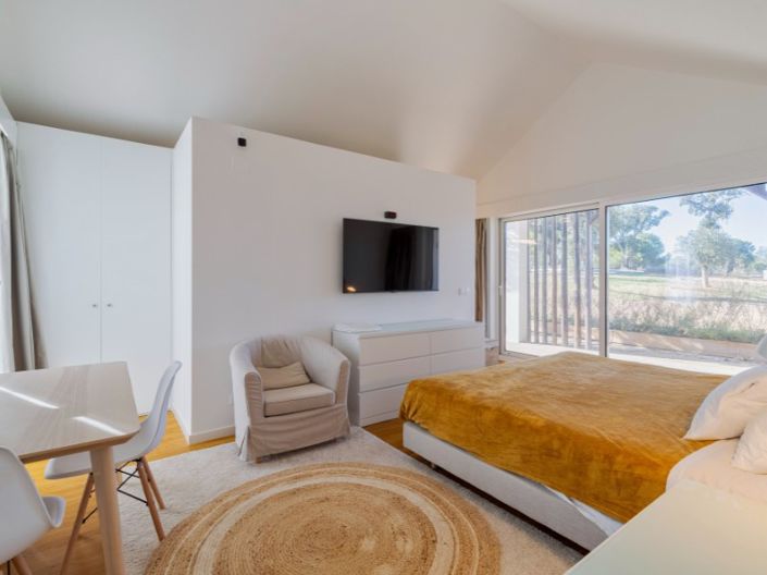 Image No.8-4 Bed House for sale