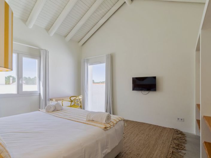 Image No.17-4 Bed House for sale