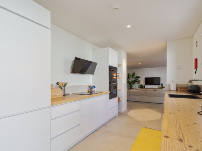 Image No.8-4 Bed House for sale