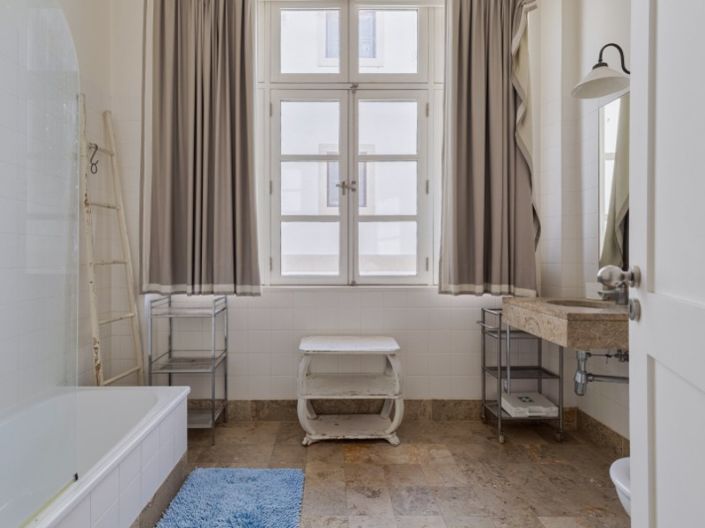 Image No.24-2 Bed Apartment for sale