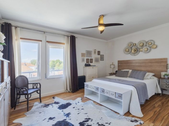 Image No.19-5 Bed Apartment for sale