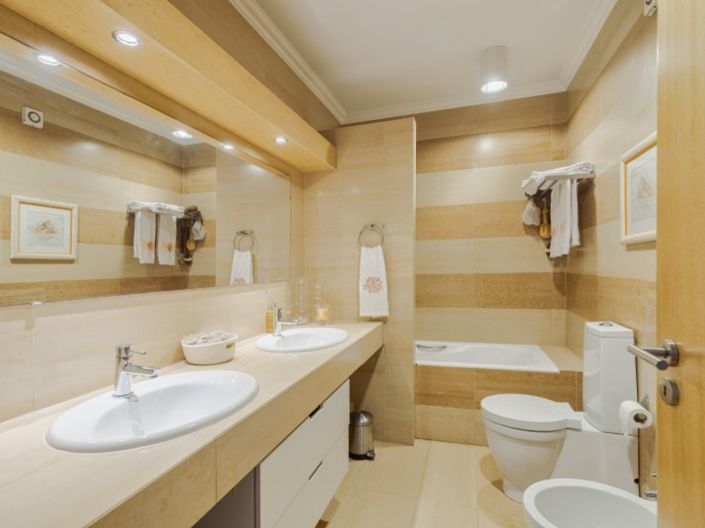 Image No.24-5 Bed Apartment for sale