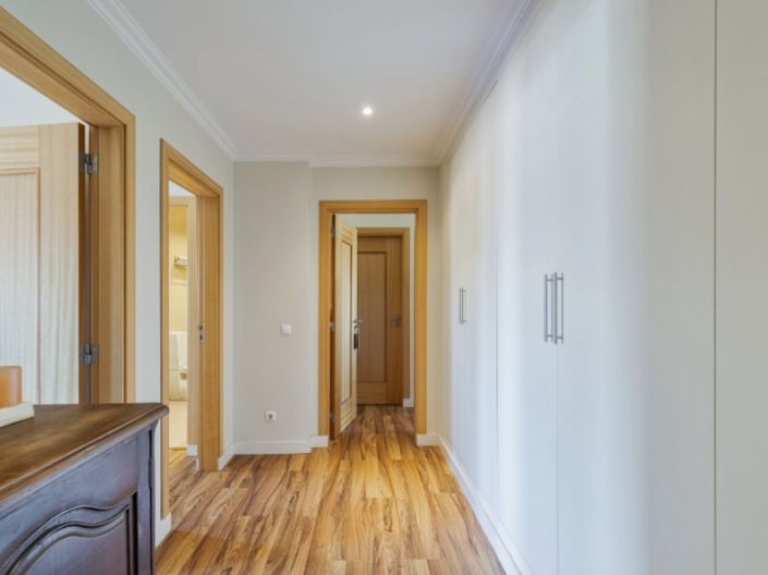 Image No.4-5 Bed Apartment for sale