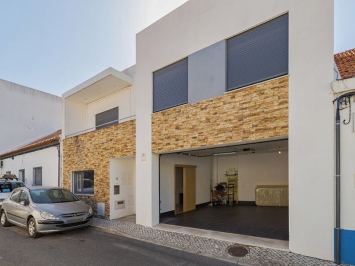 Image No.21-3 Bed House for sale