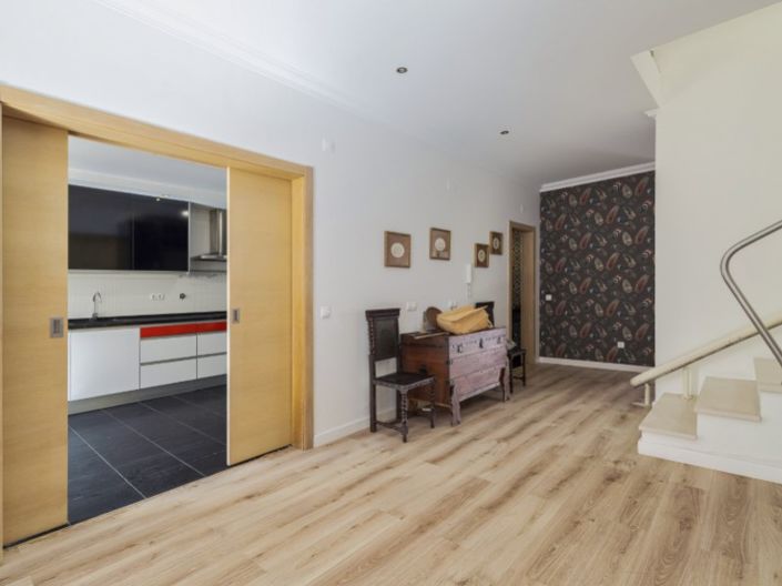 Image No.6-3 Bed House for sale