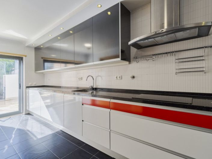 Image No.7-3 Bed House for sale