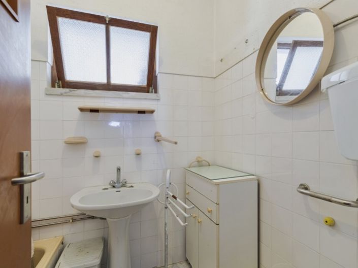 Image No.14-7 Bed House for sale