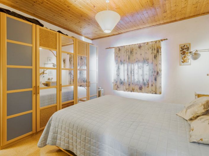 Image No.23-7 Bed House for sale