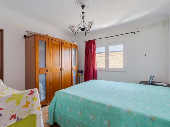 Image No.31-7 Bed House for sale