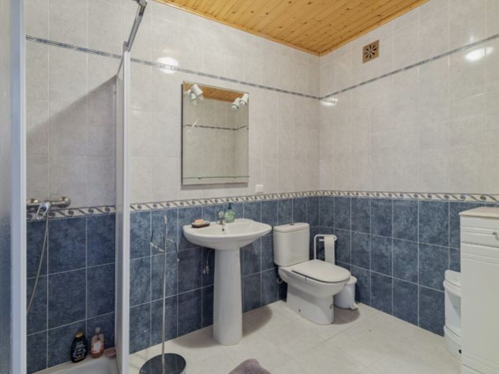 Image No.33-7 Bed House for sale