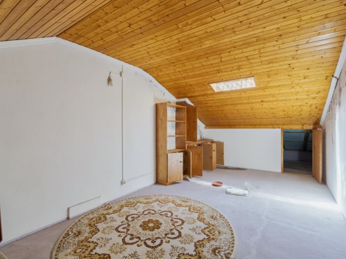 Image No.35-7 Bed House for sale