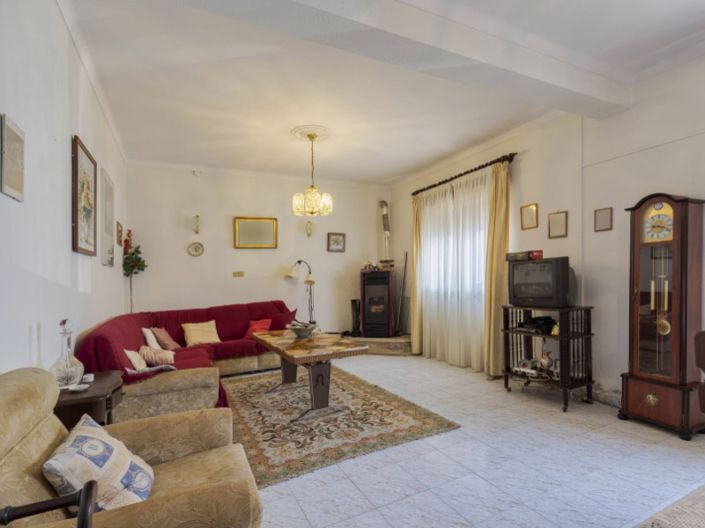 Image No.4-7 Bed House for sale
