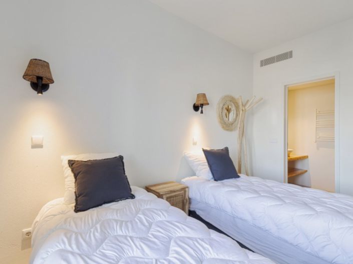 Image No.12-2 Bed Apartment for sale