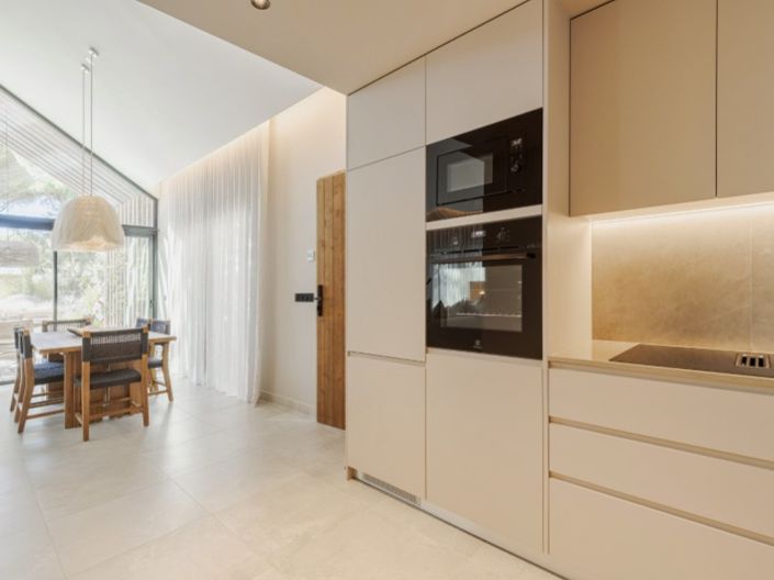 Image No.18-2 Bed House for sale