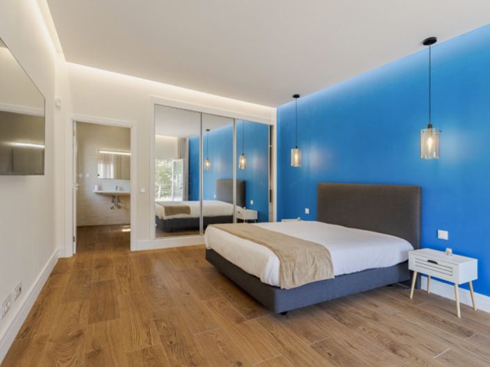 Image No.30-7 Bed House for sale