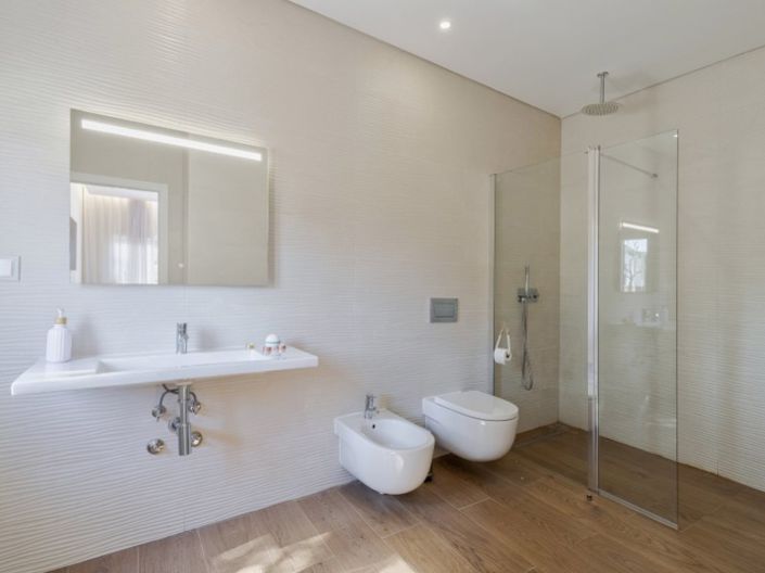 Image No.31-7 Bed House for sale