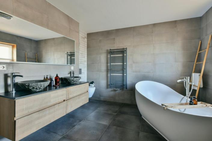 Image No.18-4 Bed House for sale