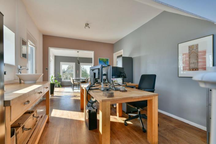 Image No.24-4 Bed House for sale