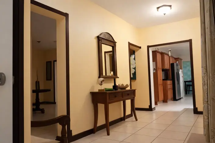 Image No.3-4 Bed House for sale