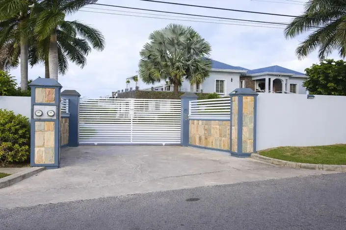 Image No.3-5 Bed House for sale
