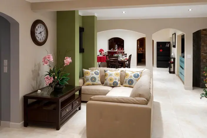 Image No.8-5 Bed House for sale