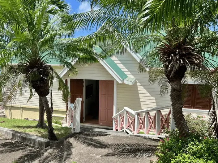Image No.8-5 Bed House for sale